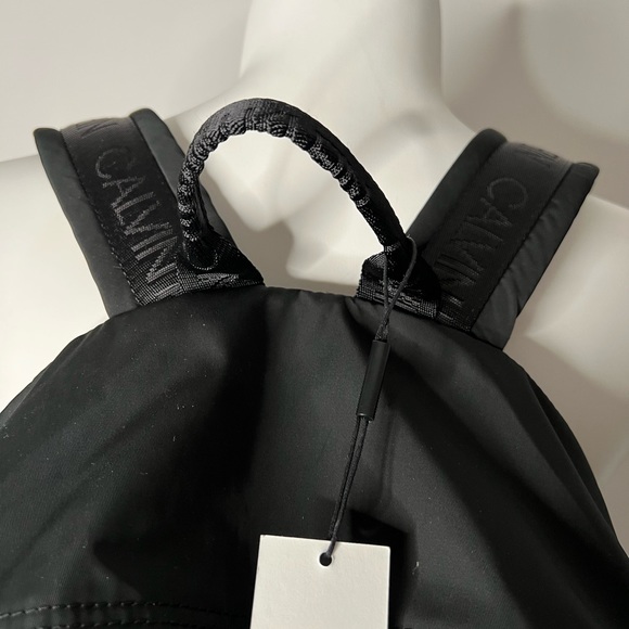 Calvin Klein - Picture 6 of 12